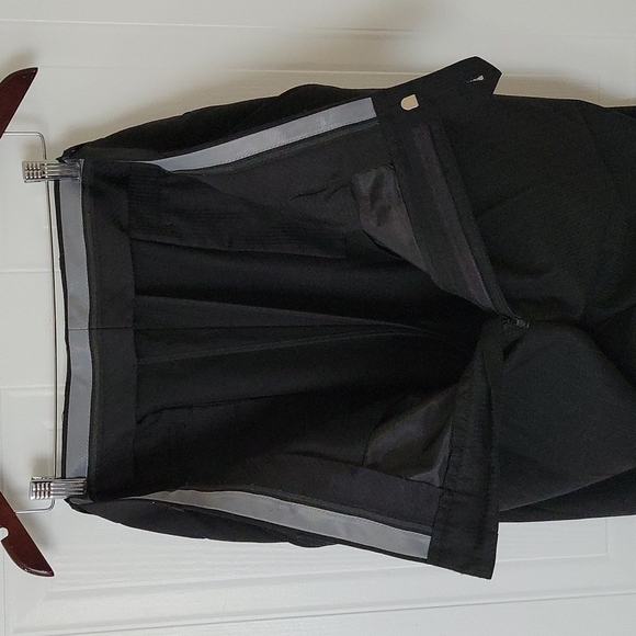 Distinction Men's Wool-blend Black Pinstripe Suit Set- Size 44R - Picture 10 of 16